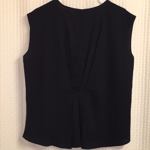 Nine West top women’s size medium blouse size medium sleeveless Flower appliqué - Picture 6 of 12